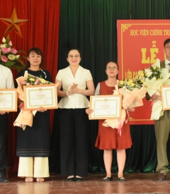 Mở lớp bồi dưỡng chính trị